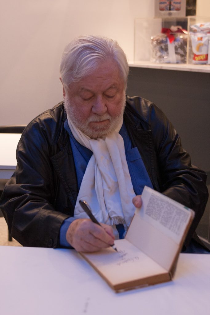paolo villaggio signing book photo by gabriele gelsi
